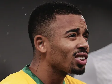 "Não seria líder sem ele"; Gabriel Jesus vive 'seca', vira garçom e atuação de brasileiro chama a atenção
