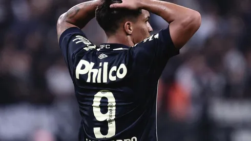 Foto: Ettore Chiereguini/AGIF - Marcos Leonardo comanda o ataque do Santos