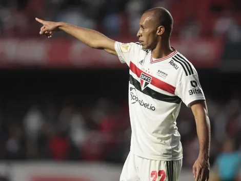 'Parça' de Miranda pode ser novidade no time do São Paulo contra o Atlético-MG