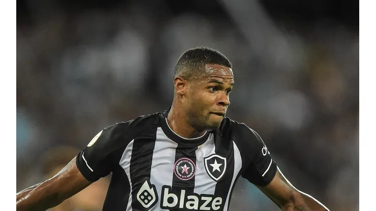 Thiago Ribeiro/AGIF - Junior Santos, atacante do Botafogo