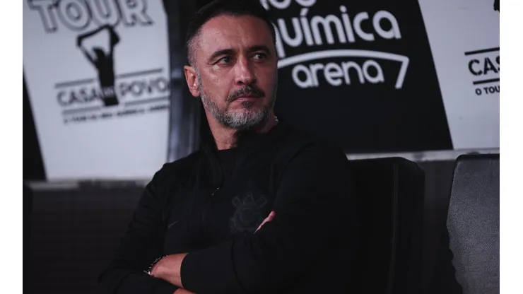 Foto: Ettore Chiereguini/AGIF - Vítor Pereira ainda não anunciou seu destino para 2023