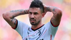 Hector Vivas/Getty Images - Pedro Henrique, zagueiro do Athlético-PR desesperado ao ser expulso