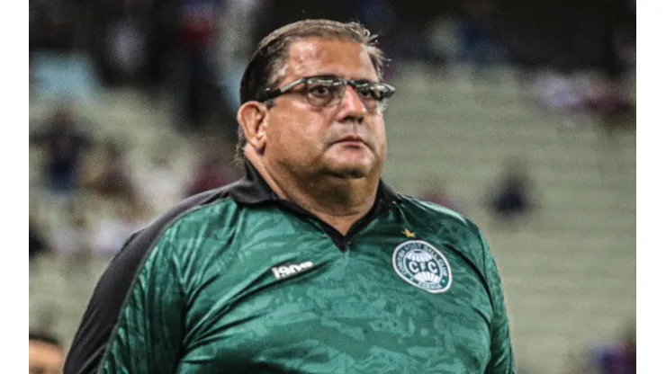 Foto: Lucas Emanuel/AGIF - Guto Ferreira: técnico ficou insatisfeito com atuação do Coxa