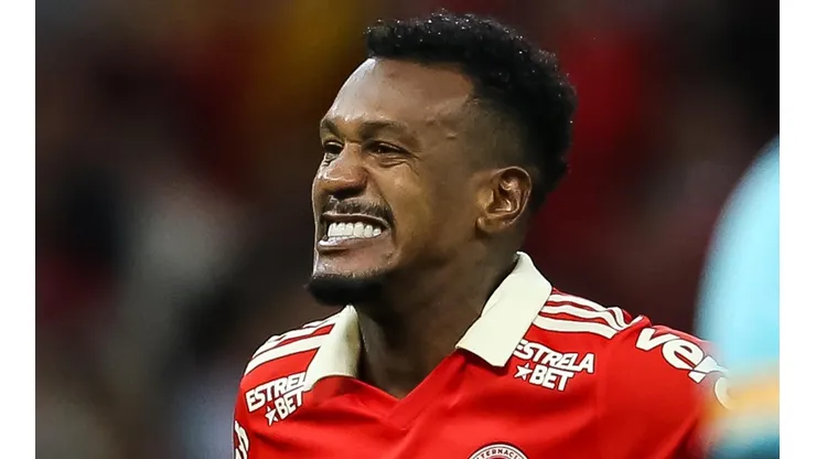 Pedro H. Tesch/AGIF - Edenilson pelo Inter.