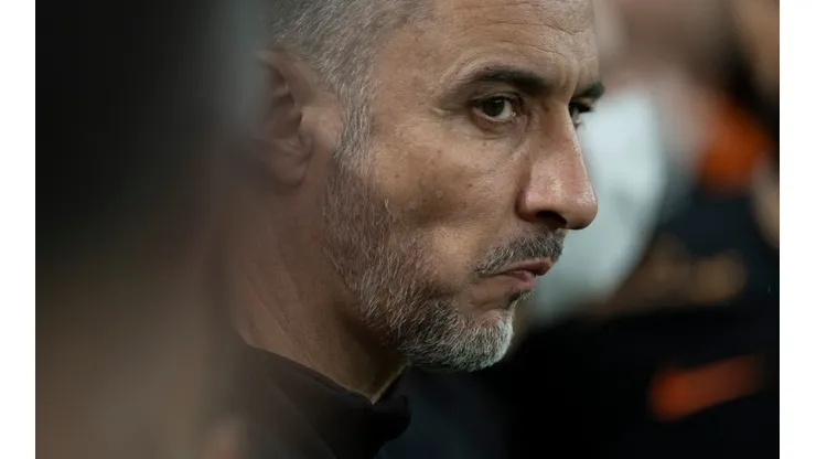 Foto: Jorge Rodrigues/AGIF - Vitor Pereira e Fagner não tem falado a mesma língua no Corinthians