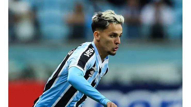 Pedro H. Tesch/AGIF - Gabriel pelo Grêmio.