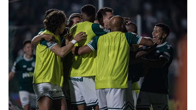 Foto: Isabela Azine/AGIF - Goiás marcou o gol de empate no último lance
