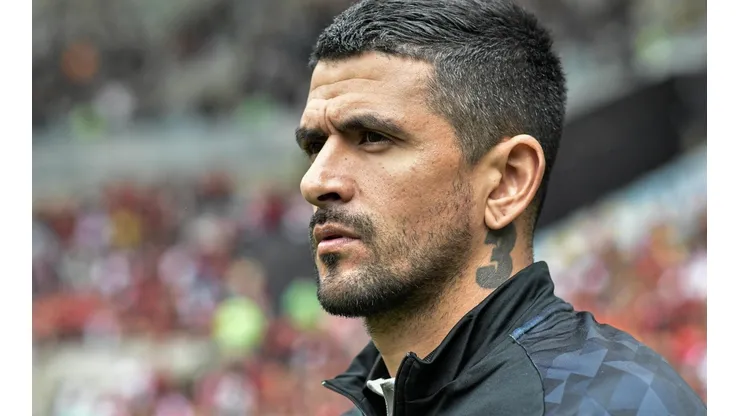 Thiago Ribeiro/AGIF/ "Mais uma vez o VAR..."; Lucho González esbraveja em derrota do Ceará.