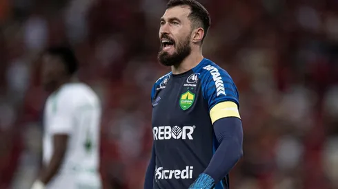 Foto: Jorge Rodrigues/AGIF - Walter não joga desde o começo de setembro.