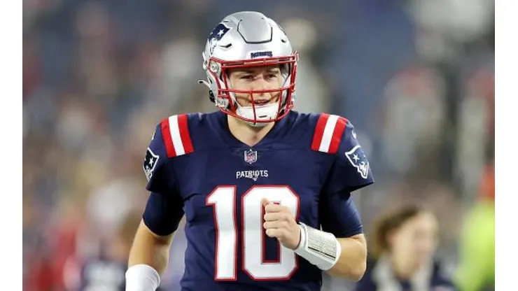 Mac Jones deverá começar jogando contra o Jets