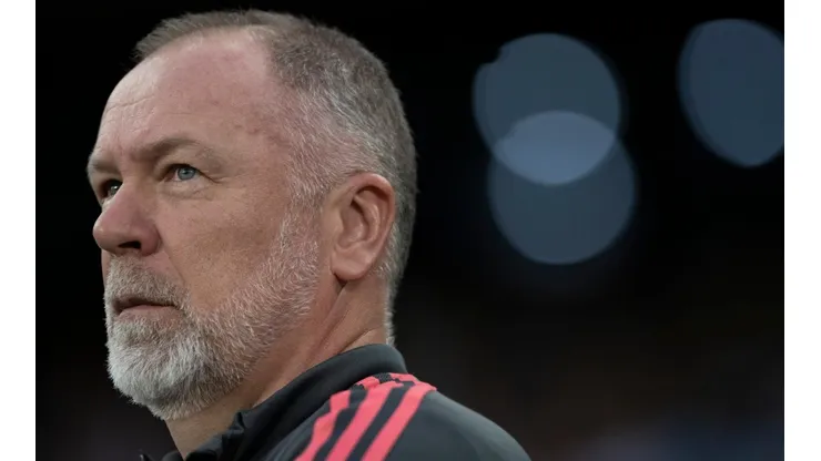Foto: Jorge Rodrigues/AGIF - Mano Menezes: técnico alertou para a realidade financeira do Inter