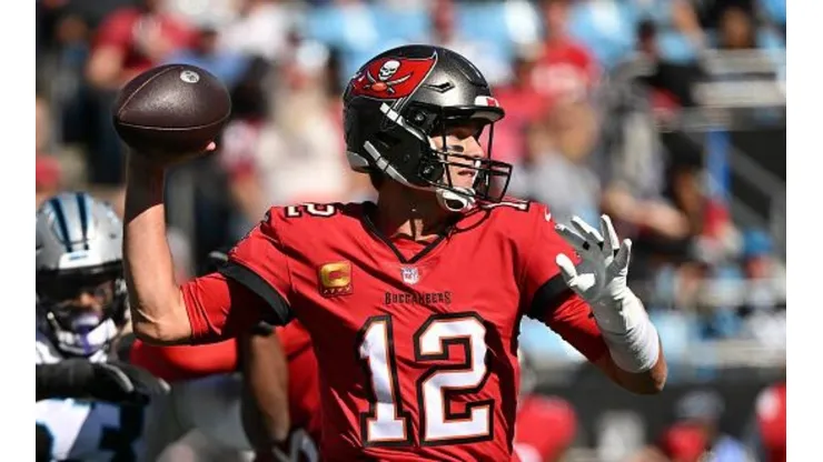 Tom Brady busca comandar reação do Bucs