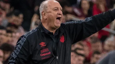 Foto: Robson Mafra/AGIF - Felipão: técnico indicou que Athletico pode ter desfalque na final