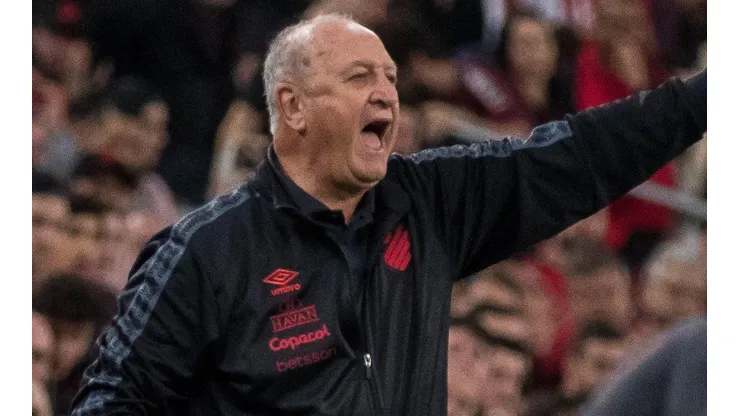 Foto: Robson Mafra/AGIF - Felipão: técnico indicou que Athletico pode ter desfalque na final