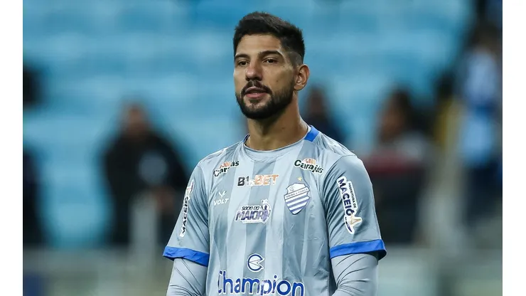 Foto: Pedro H. Tesch/AGIF - Carné fez defesas importantes ao longo da partida