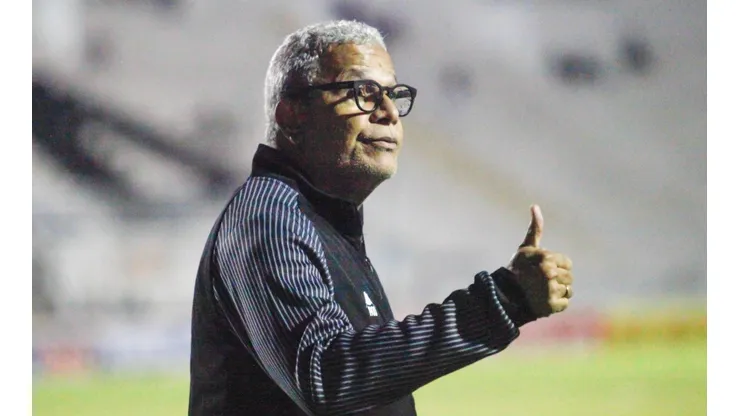 Rogério Capela/AGIF - Hélio dos Anjos comandante da Ponte Preta