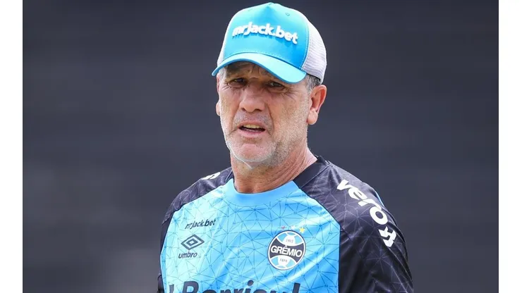 FOTO: LUCAS UEBEL/GREMIO FBPA - Renato pode perder jogadores.