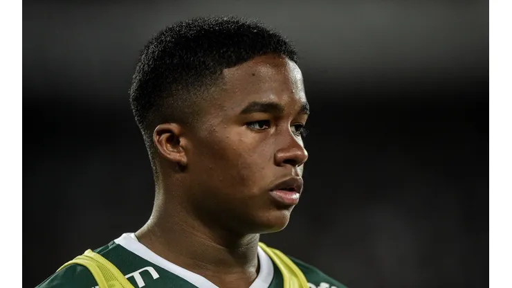 Endrick está ganhando minutos no Palmeiras (Foto: Thiago Ribeiro/AGIF)