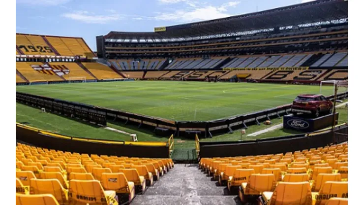 Foto: Divulgação Guayaquil/ Copa Libertadores: Repórter sofre tentativa de assalto em transmissão ao vivo em frente ao estádio da final.