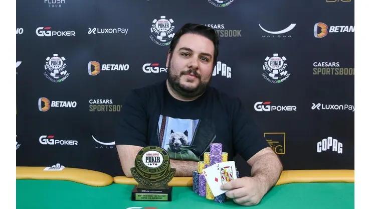 Rafael D´Auria foi o grande campeão do Freezeout na WSOP Brazil (Foto: Rafael Terra/WSOP Circuit)