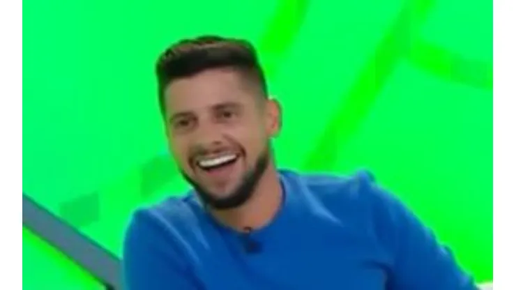 Cicinho manda a real e entrega ‘carta na manga’ do Furacão para conquistar Libertadores