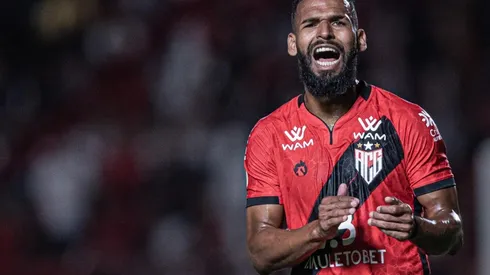 Foto: Heber Gomes/AGIF - Willian Maranhão está tentando ajudar o Atlético-GO a não cair para a Série B