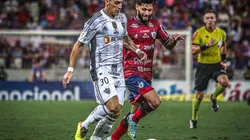 Pavón em ação com a camisa do Galo (Foto: Lucas Emanuel/AGIF)