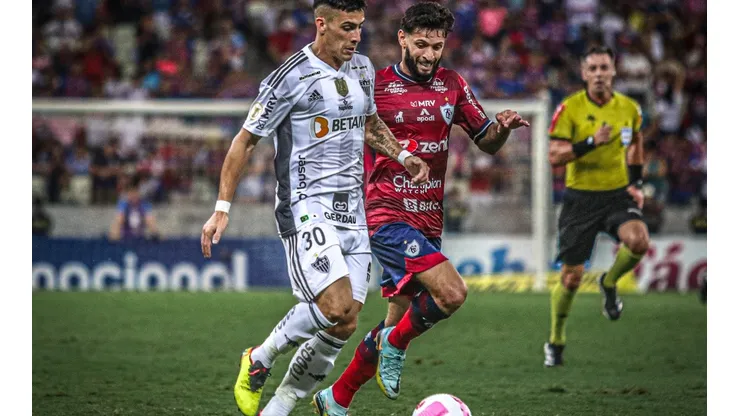 Pavón em ação com a camisa do Galo (Foto: Lucas Emanuel/AGIF)