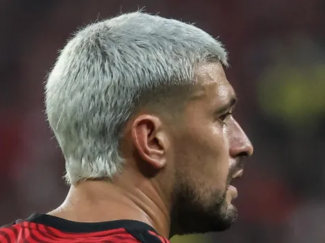 Meia parça de Arrascaeta fica insatisfeito e torcida do Flamengo teme que ele assine com Palmeiras