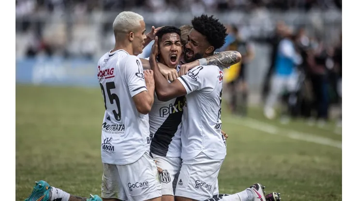 Foto: Diogo Reis/AGIF - Fessin marcou o gol da vitória da Ponte Preta sobre o Guarani, em agosto