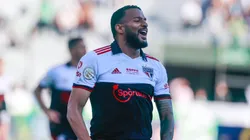 Reinaldo tem contrato com o São Paulo até dezembro (Foto: Luiz Erbes/AGIF)