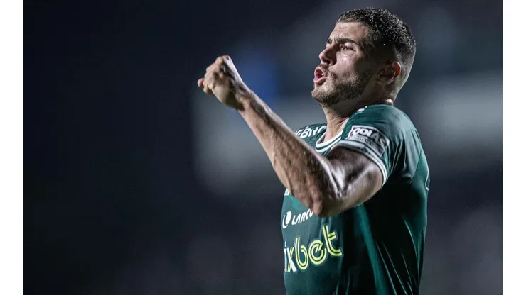 Foto: Heber Gomes/AGIF - Pedro Raul é o artilheiro do Brasileirão junto com Cano, do Fluminense