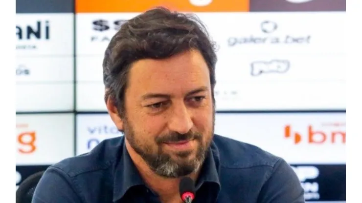 Foto: Divulgação / Agência Corinthians - Duílio é informado sobre situação de meia