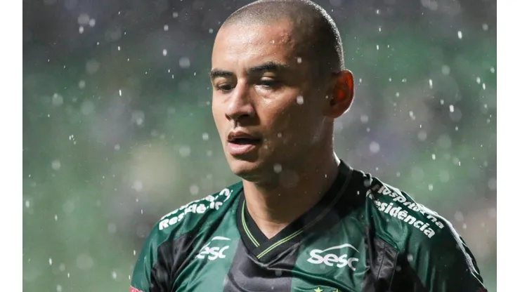 Foto: Fernando Moreno/AGIF - Wellington Paulista viu o Coelho perder para o Flamengo