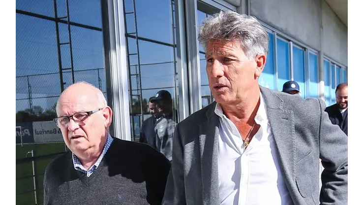 FOTO: LUCAS UEBEL/GREMIO FBPA - Renato e Romildo se desentendem nos bastidores