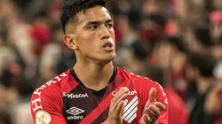 Ex-Athletico já chegou a BH - Foto: Robson Mafra/AGIF.