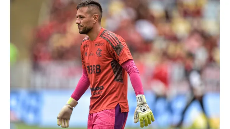 Foto: Thiago Ribeiro/AGIF - Diego Alves interessa a clubes brasileiros