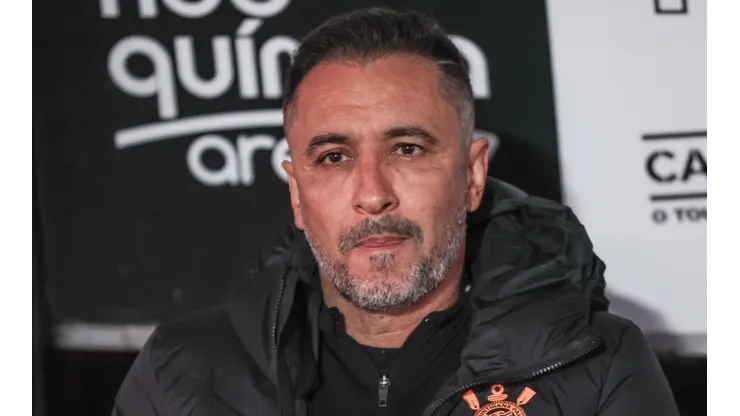 Foto: Marcello Zambrana/AGIF - Vítor Pereira não conquistou nenhuma taça pelo Timão.