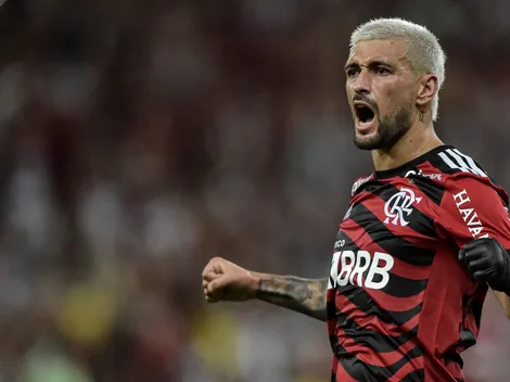 "Tentando se controlar"; Título da Copa do Brasil faz Arrasca receber 'presentinho' e Flu é citado