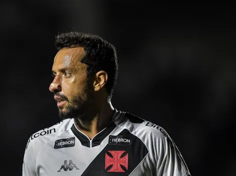 Torcida do Vasco volta a ‘pegar no pé’ de Nenê e defende time ideal na Série B sem o camisa 10