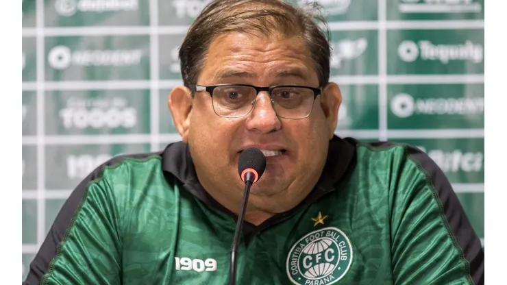 Foto: Robson Mafra/AGIF - Guto alfineta Coritiba