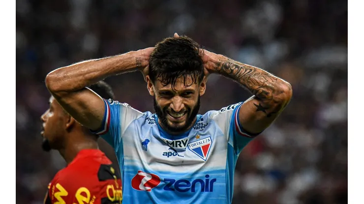 Foto: Kely Pereira/AGIF - Lateral do Grêmio, Juninho Capixaba atrai olhares do Brasil e do exterior