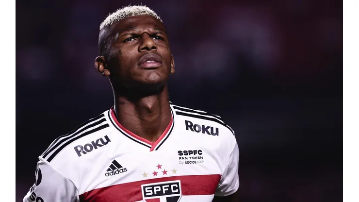 Foto: Ettore Chiereguini/AGIF - Arboleda: zagueiro do São Paulo correr risco de perder a Copa do Mundo
