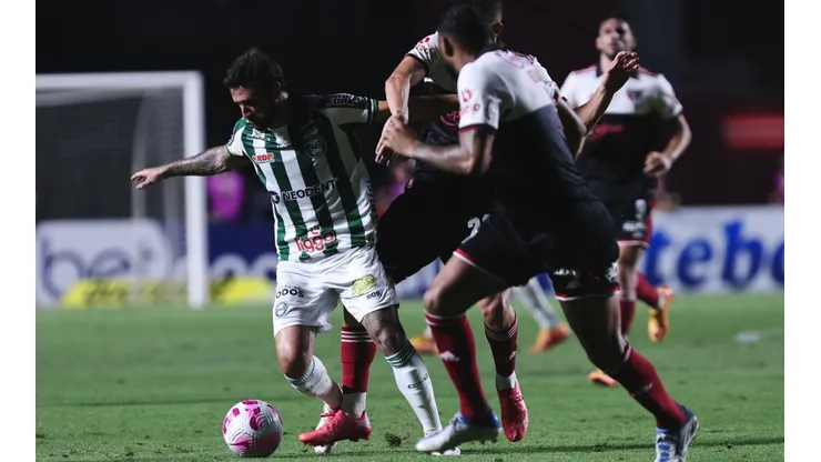 Foto: Ettore Chiereguini/AGIF - Coritiba foi criticado pela torcida após derrota