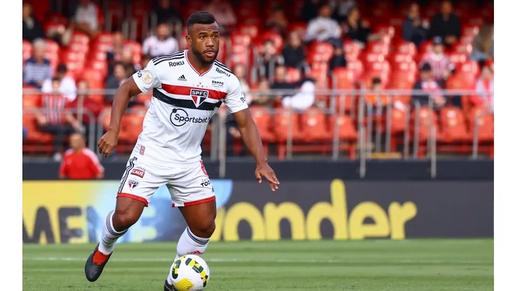 Luan entrou no decorrer de São Paulo x Coritiba (Foto: Marcello Zambrana/AGIF)