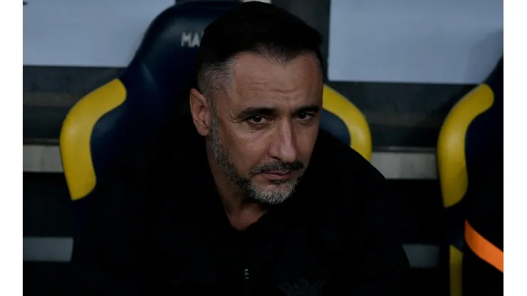 Thiago Ribeiro/AGIF/ "Calamos o estádio durante algum tempo"; Vítor Pereira enaltece elenco e provoca Flamengo após vice.