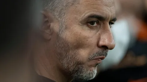 ‘Bomba’ estoura nos bastidores e Vitor Pereira tem problema no Timão