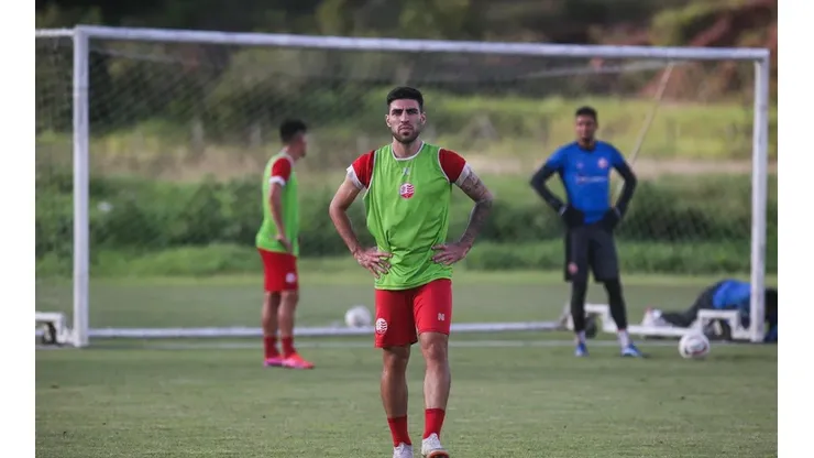 Foto: Tiago Caldas/Náutico - Thiago Ennes rescindiu contrato com o Náutico
