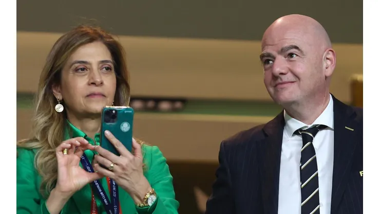 - Leila Pereira ao lado do presidente da FIFA