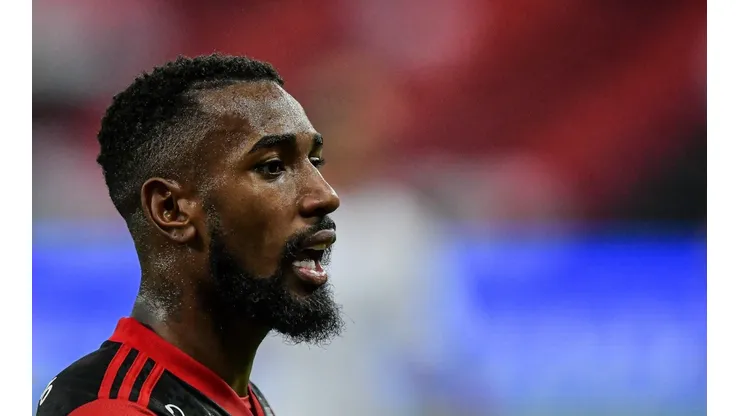 Foto: Thiago Ribeiro/AGIF - Gerson, ex-Flamengo, foi descartado pelo Palmeiras para a próxima janela
